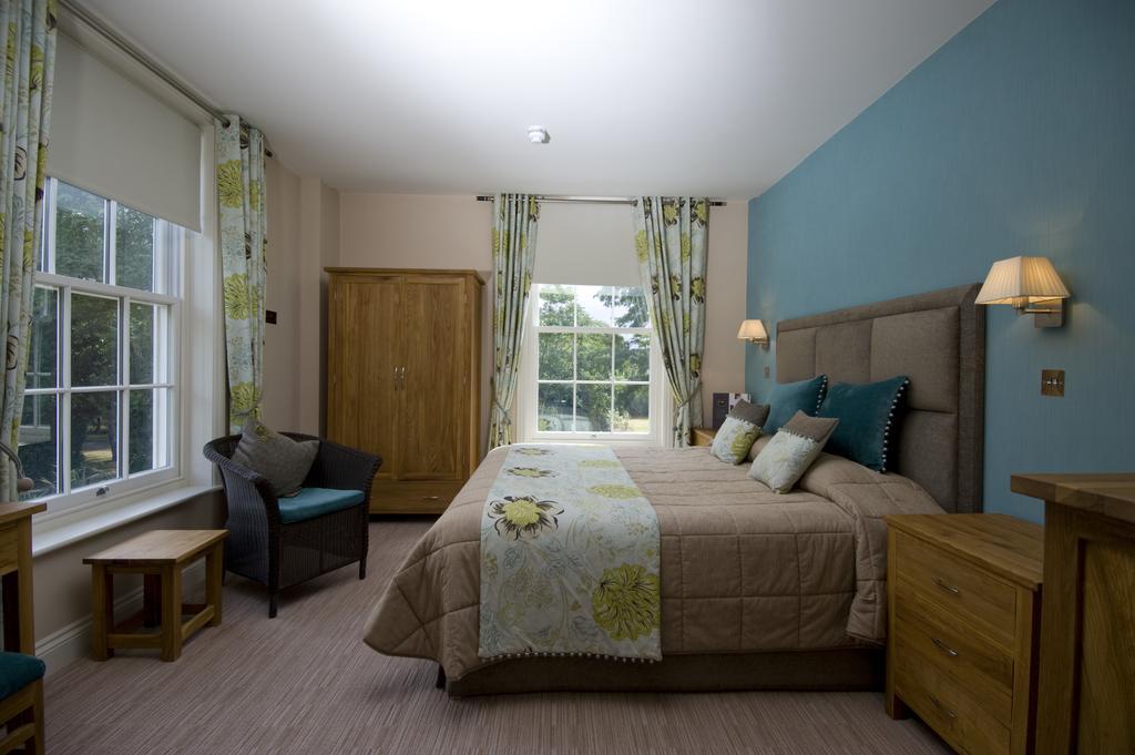Orsett Hall Экстерьер фото